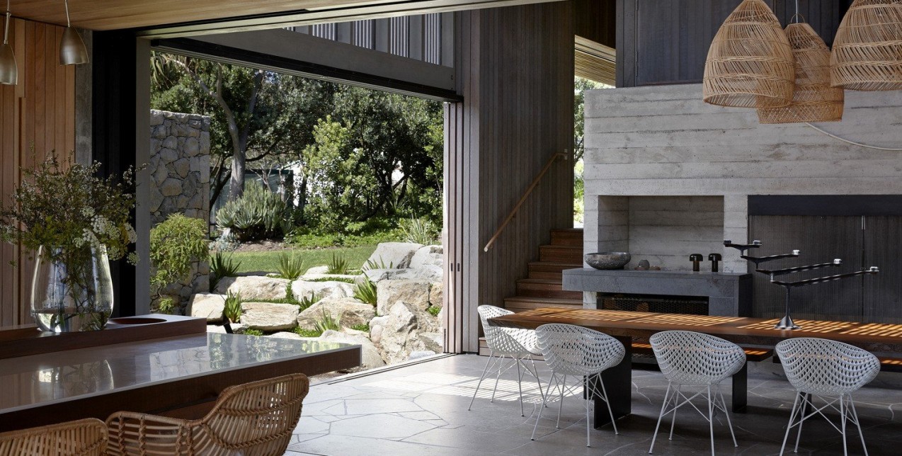 Μια κατοικία με εκπληκτικούς outdoor χώρους μετατρέπεται στο απόλυτο spring place to be