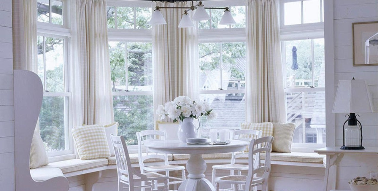 Πώς να διακοσμήσετε το άδειο παράθυρο της κατοικίας σας 