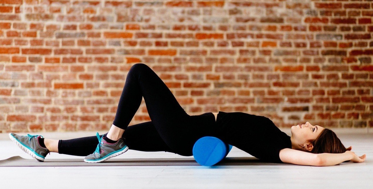 Foam Roller: Ποια είναι τα οφέλη του εργαλείου γυμναστικής για το οποίο όλοι μιλούν;