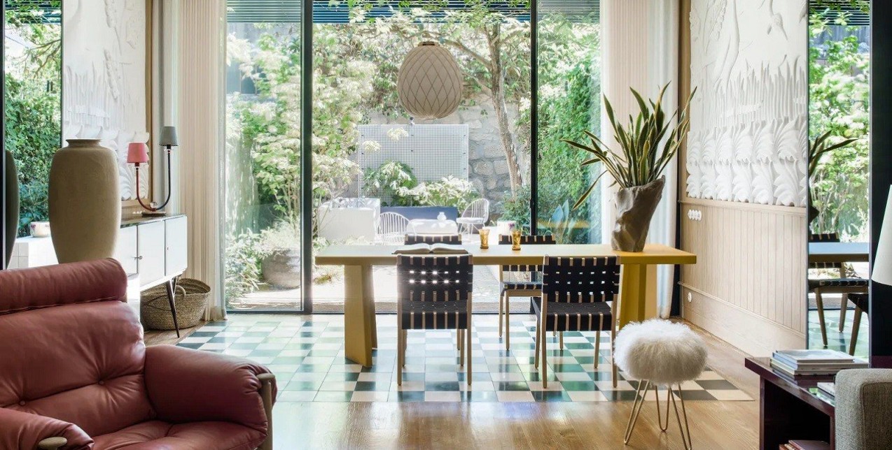 Ένα bright house στην Πορτογαλία γίνεται πηγή έμπνευσης για ανοιξιάτικη διακόσμηση