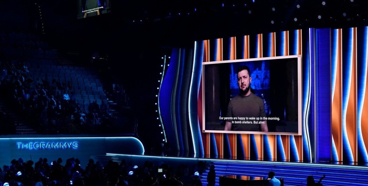 To μήνυμα του Volodymyr Zelensky κι η συγκίνηση για την Ουκρανία στα φετινά Grammys 