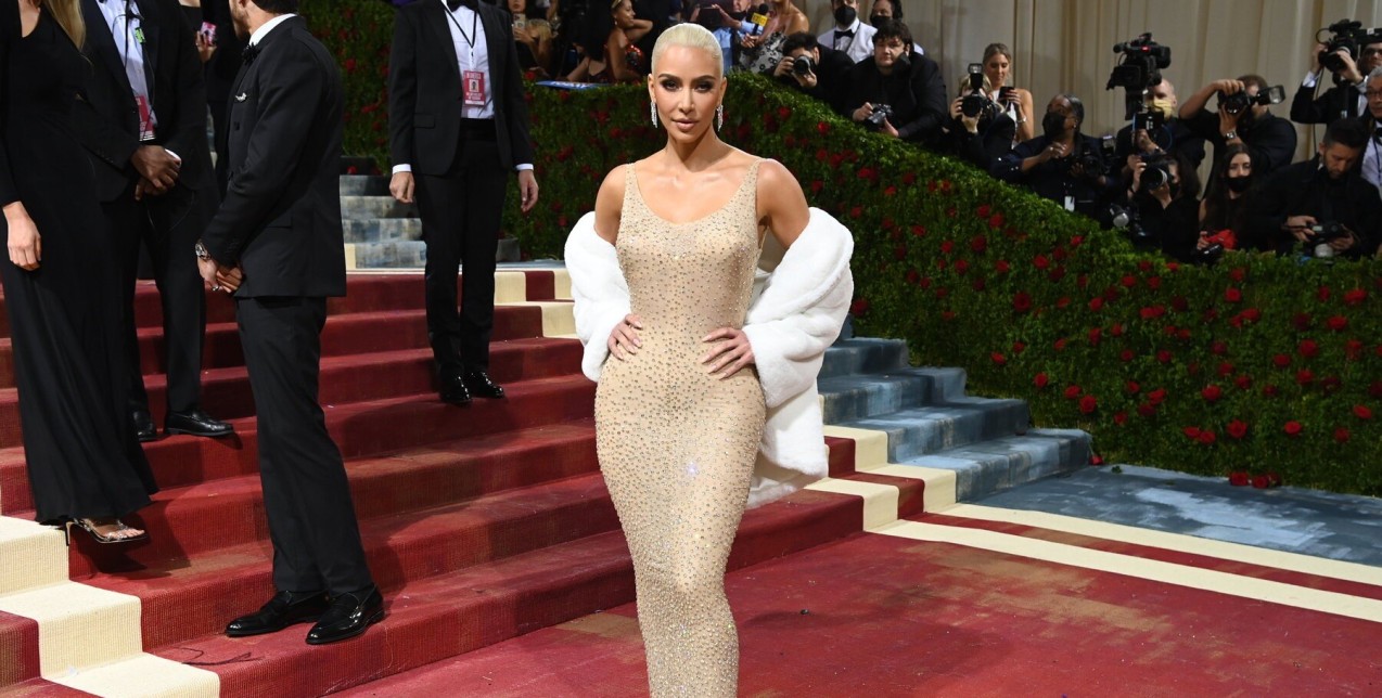 Gilded Glamour: Τι σημαίνει το θέμα του Met Gala και πώς θα το φορέσετε; 