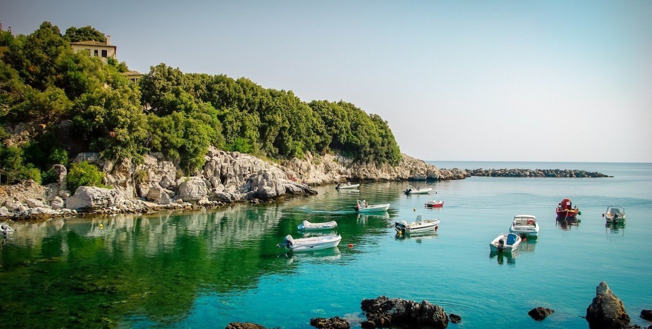 5 παραθαλάσσιοι προορισμοί για να αποδράσετε το τριήμερο της Πρωτομαγιάς