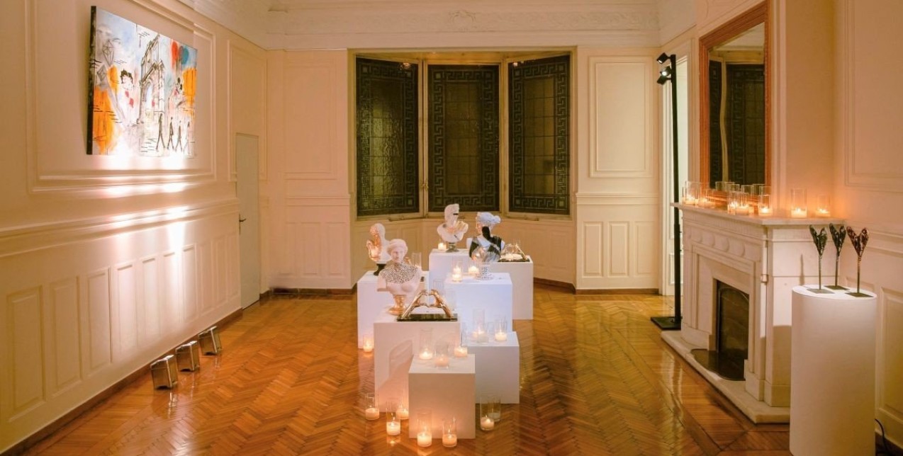 Up Close: Στα λαμπερά εγκαίνια της ατομικής έκθεσης της Caroline De Souza