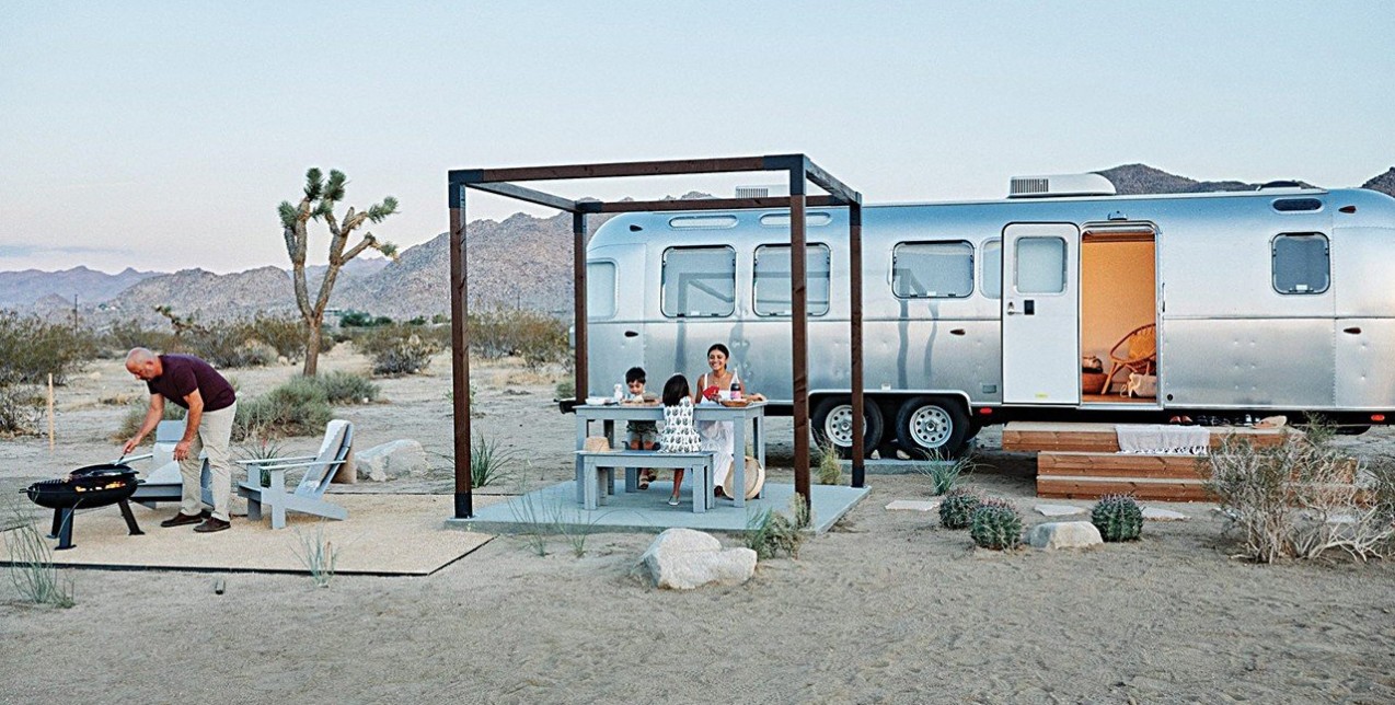 Glambing: Η νέα τάση για να βιώσετε τον camping στην πιο πολυτελή του διάσταση