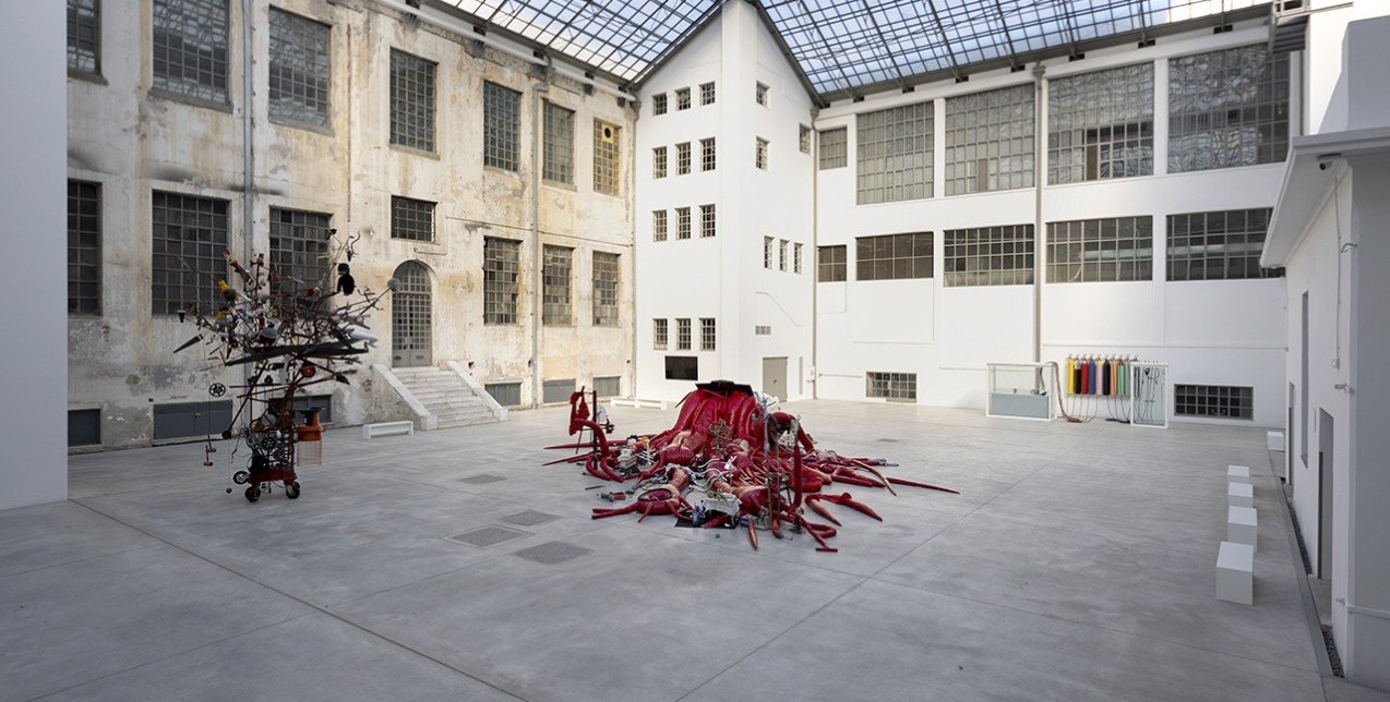 Dream On: Η νέα έκθεση του ΝΕΟΝ στο πρώην Δημόσιο Καπνεργοστάσιο παρουσιάζει έργα κορυφαίων καλλιτεχνών για 1η φορά 