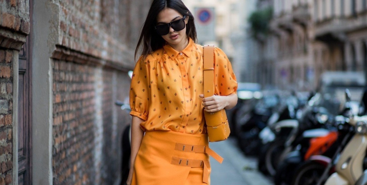 Οι stylish αποχρώσεις που θα αναδείξουν την ηλιοκαμένη επιδερμίδα 