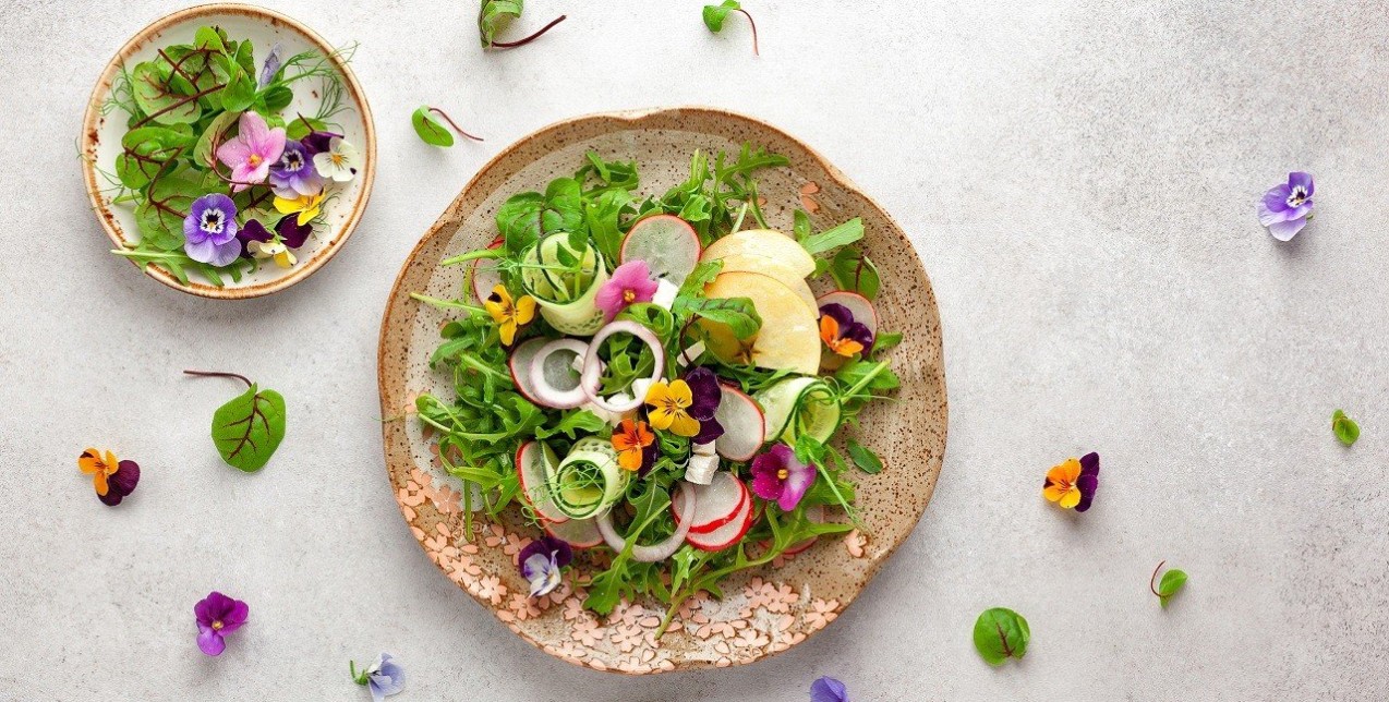 3 δροσερές σαλάτες για να αντιμετωπίσουμε τον καύσωνα 