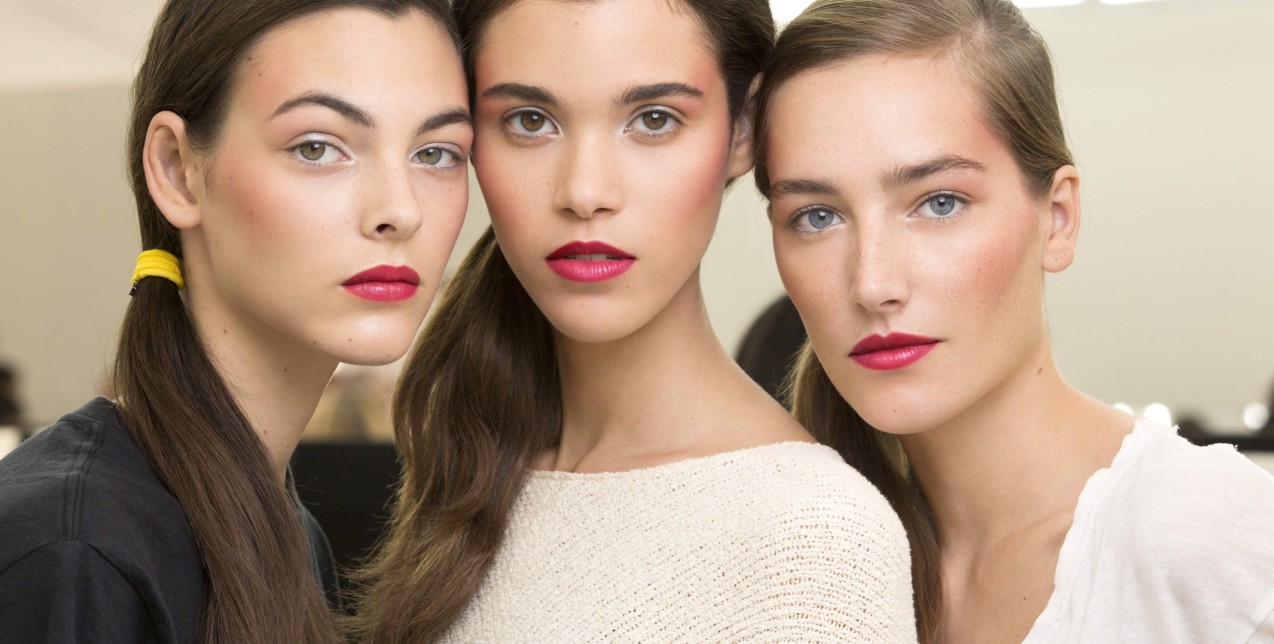 7 ρουζ που ταιριάζουν σε όλες τις γυναίκες 