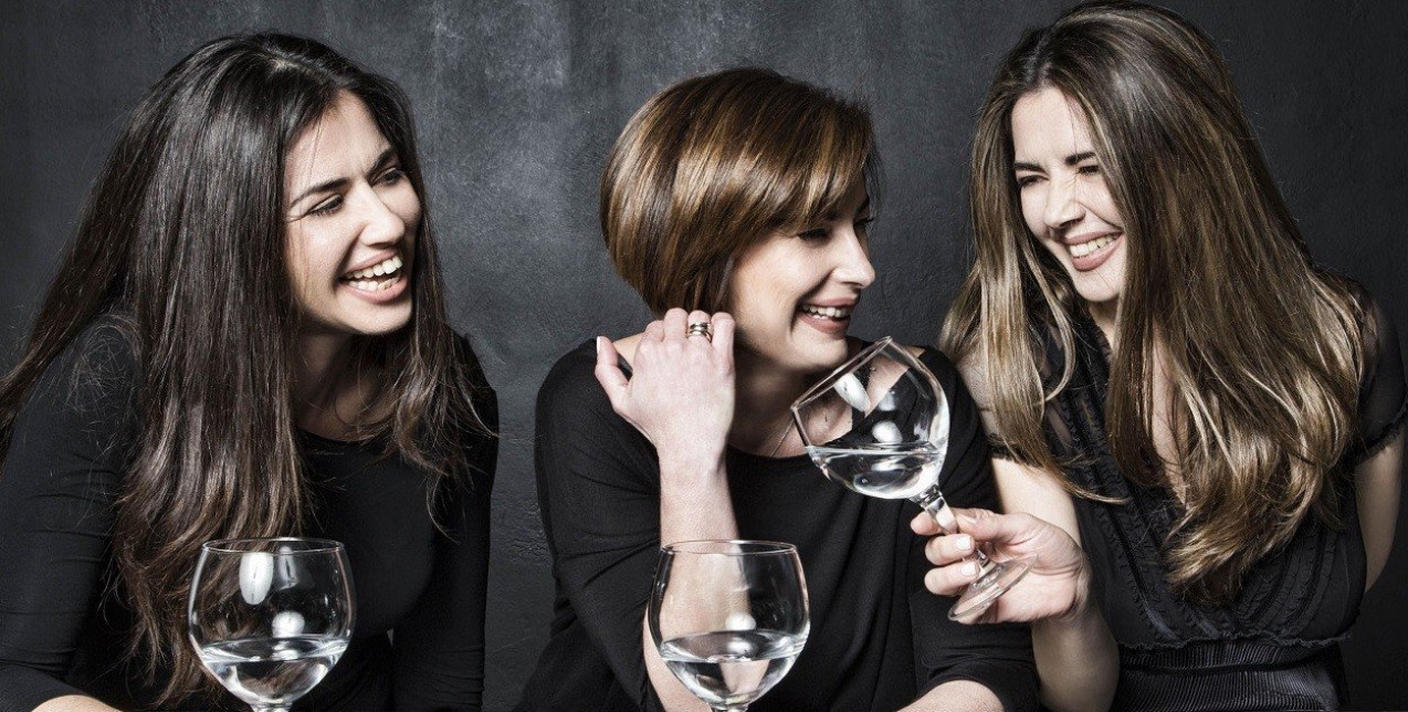 Τρεις Χάριτες χώρεσαν την Ελλάδα σ’ ένα premium ντελικάτο μπουκάλι 