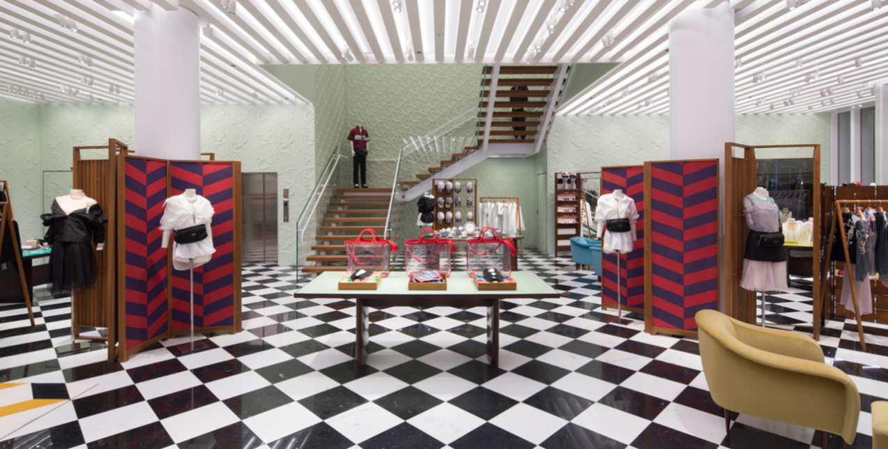 Tropical deco vibes και φουτουρισμός στο νέο Prada Store στο Μαϊάμι 