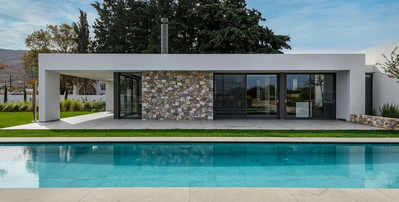 Μια άκρως μοντέρνα κατοικία στην Κω δίνει άλλη διάσταση στο καλοκαίρι 