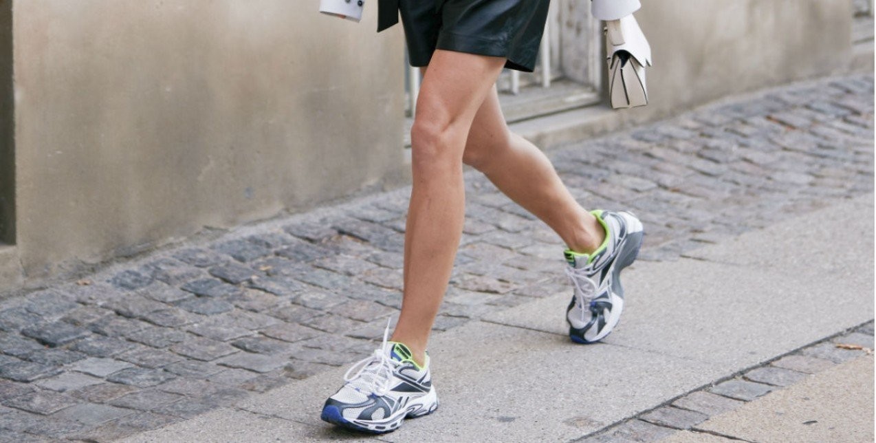 Sneakers: Πώς θα τα φορέσουμε το φθινόπωρο 