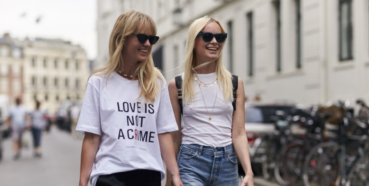 5 μοντέρνοι τρόποι για να φορέσετε το t-shirt σας