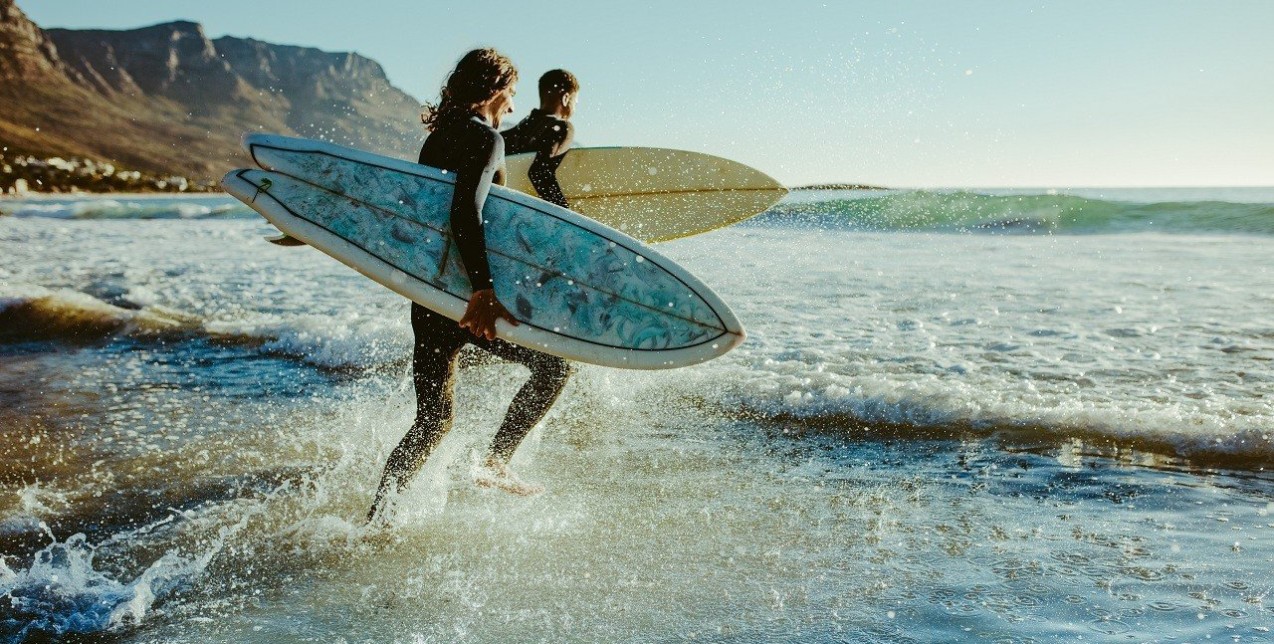 Water Sports: Πώς μπορούμε να γυμναστούμε στην παραλία και να χάσουμε θερμίδες;
