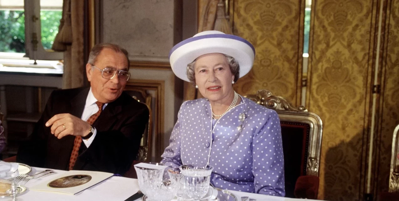 Queen Elizabeth's dining rules: Οι 5 διατροφικές της συνήθειες που μας ενέπνευσαν 