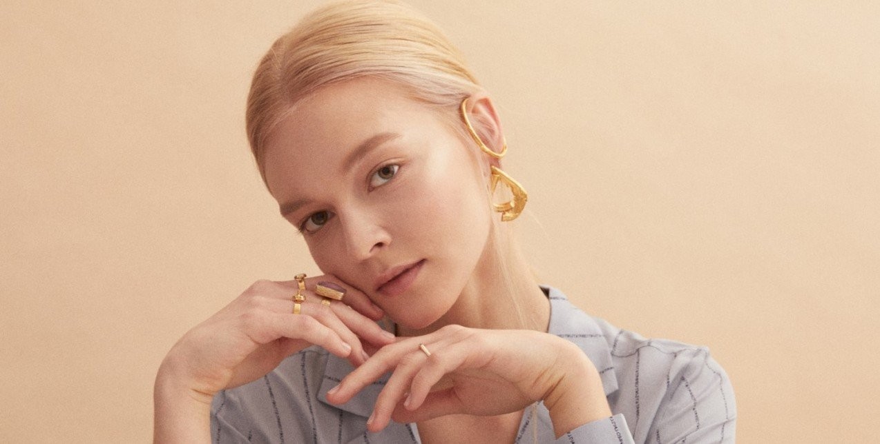 Μια skincare expert από το Λονδίνο αποκαλύπτει τα 7 πράγματα που πρέπει να σταματήσετε τώρα 