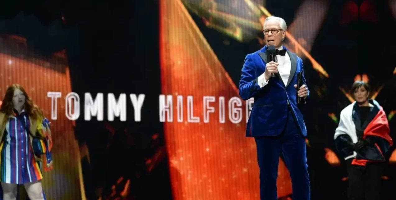 Ο Tommy Hilfiger εμπνέεται από τον Andy Warhol κι ετοιμάζεται να κατακτήσει τη Νέα Υόρκη