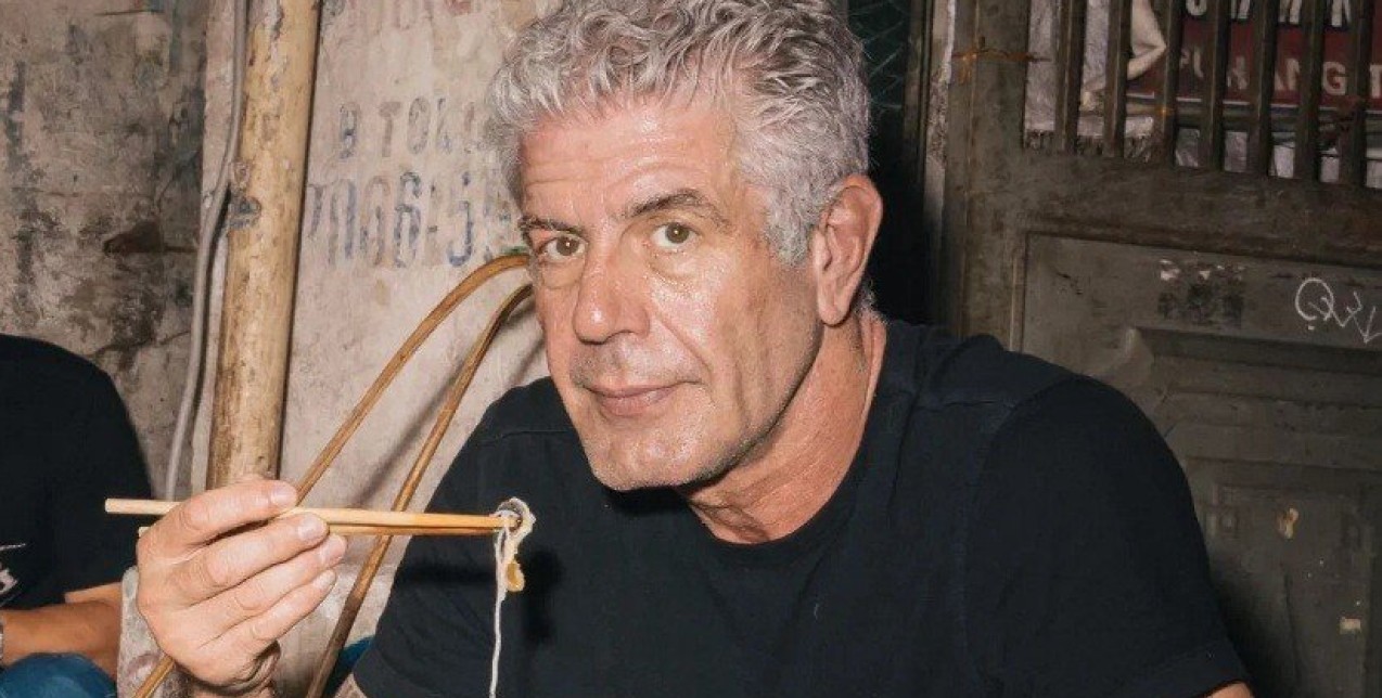 Anthony Bourdain: O «μύθος» του συνεχίζει να απασχολεί με νέες αποκαλύψεις για το τραγικό του τέλος 