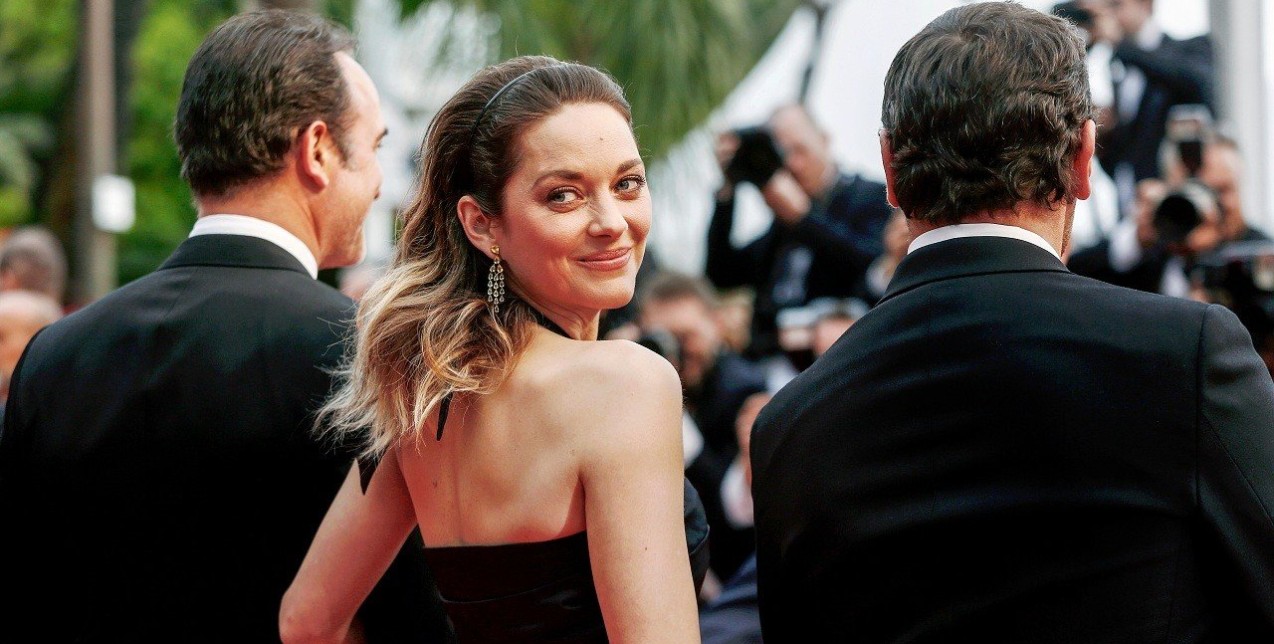 Διάσημες celebrities στο πλευρό των γυναικών του Ιράν με το πιο ηχηρό μήνυμα 