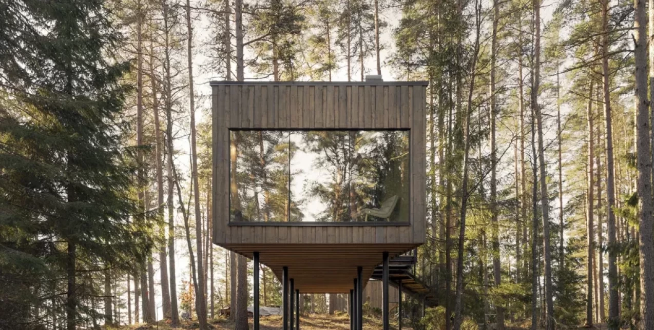 Περιηγηθείτε στο minimal Trakt Forest Hotel της νότιας Σουηδίας