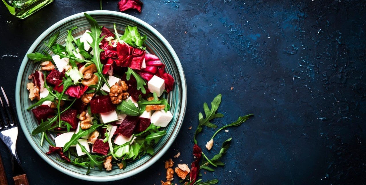 4 super tasty σαλάτες, ιδανικές για το lunch break σας