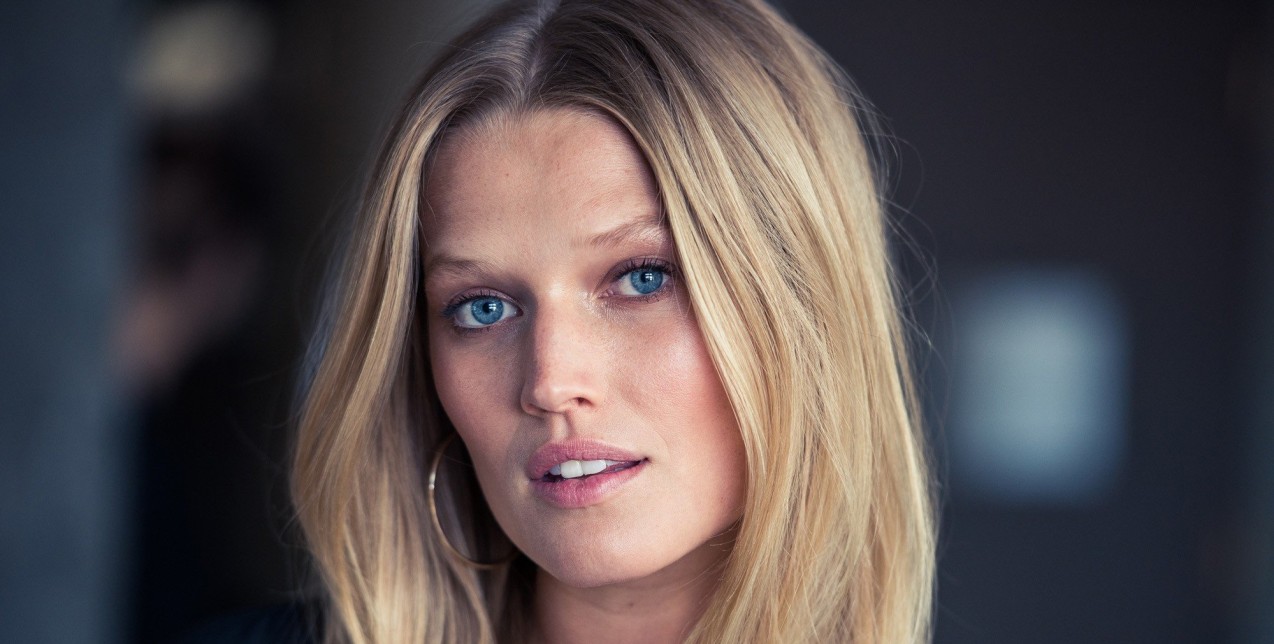 Ξανθά μαλλιά; Τips για να τα διατηρήσετε λαμπερό το χρώμα τους  