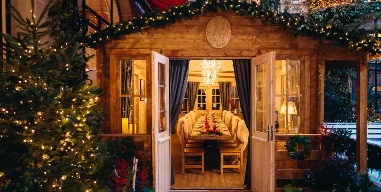 O Χριστουγεννιάτικος στολισμός των πιο εκλεπτυσμένων hotels σε Παρίσι και Λονδίνο