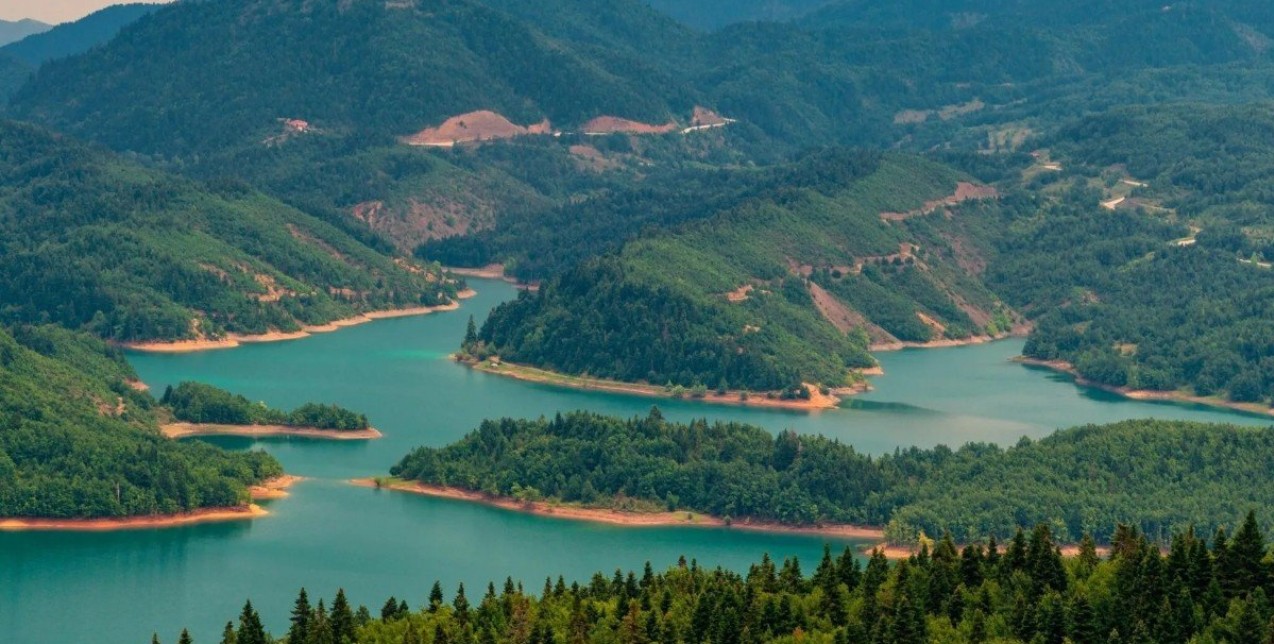 Λίμνη Πλαστήρα: Ο απόλυτος ζεν προορισμός για τους travel-lovers αυτόν τον χειμώνα