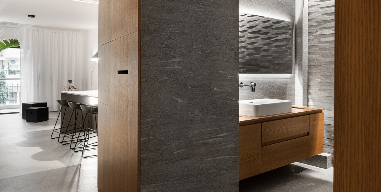 Ένα διαμέρισμα στη Θεσσαλονίκη γίνεται ύμνος στη γεωμετρία και την αφαίρεση 