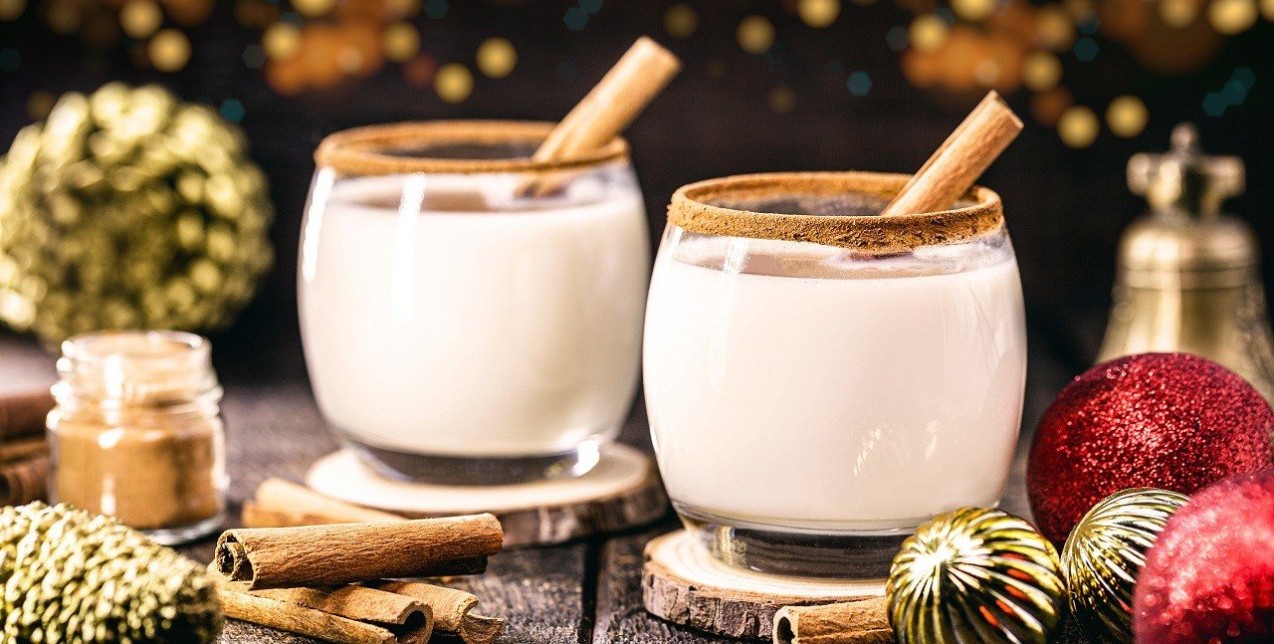 Christmas Eggnog: H συνταγή για το απόλυτο χριστουγεννιάτικο ποτό 