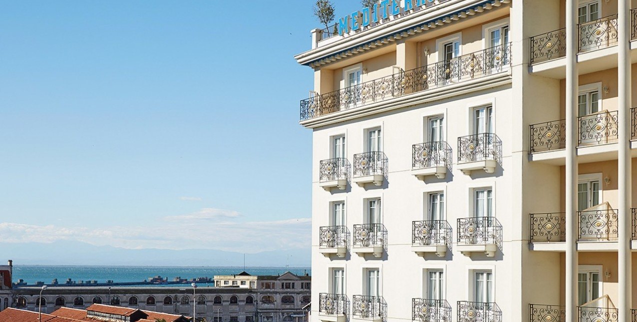 Μια αναδρομή στην ιστορία του πολυτελούς ξενοδοχείου-τοπόσημου της Θεσσαλονίκης