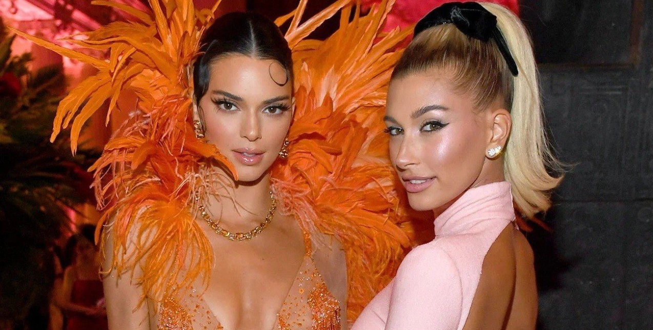 Το viral μυστικό των Hailey Bieber και Kendall Jenner που θα αλλάξει το πρόσωπό σας για πάντα
