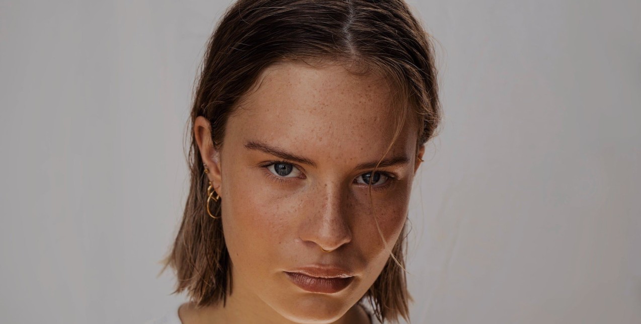 Αυτός είναι ο λόγος που πέφτουν τα μαλλιά σας - και πώς να το σταματήσετε