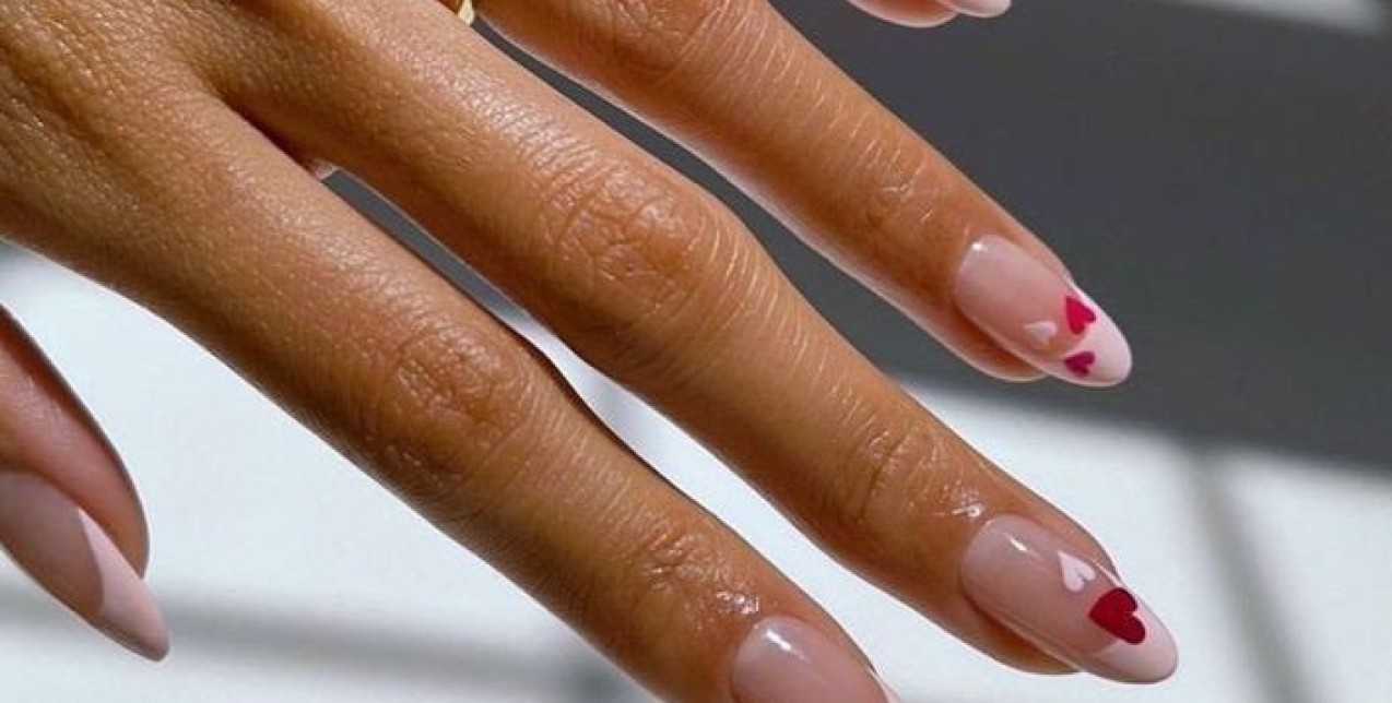 Barbiecore: Κι όμως το ροζ μανικιούρ έγινε ξανά trend 