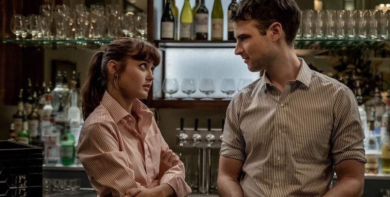 Οι 5 top σειρές για να αντικαταστήσουμε το κενό που άφησε το "Emily in Paris"