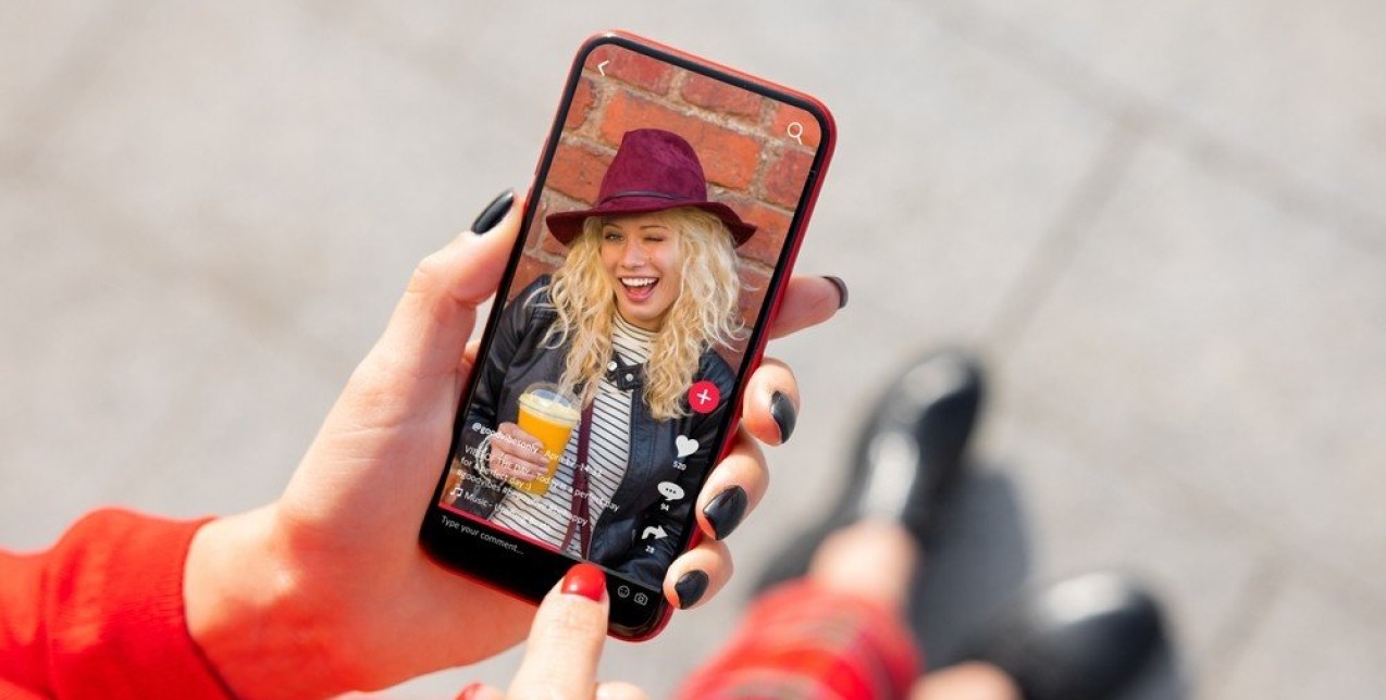 Tik Tok trend «Lucky Girl Syndrome»: Η κορύφωση της εποχής των ψευδαισθήσεων στο διαδίκτυο; 