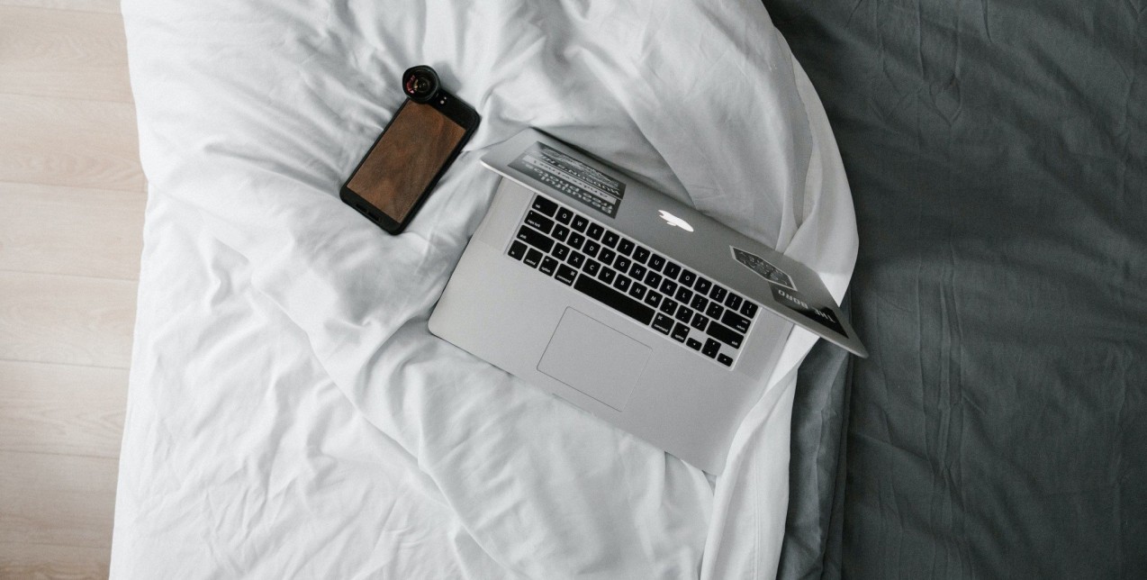 3 λόγοι για τους οποίους δεν πρέπει να κοιτάτε το τηλέφωνό σας με το που ξυπνάτε 