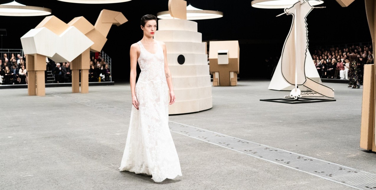 Η Chanel προσέφερε μία «παιχνιδιάρικη» νότα στην Haute Couture Fashion Week στο Παρίσι