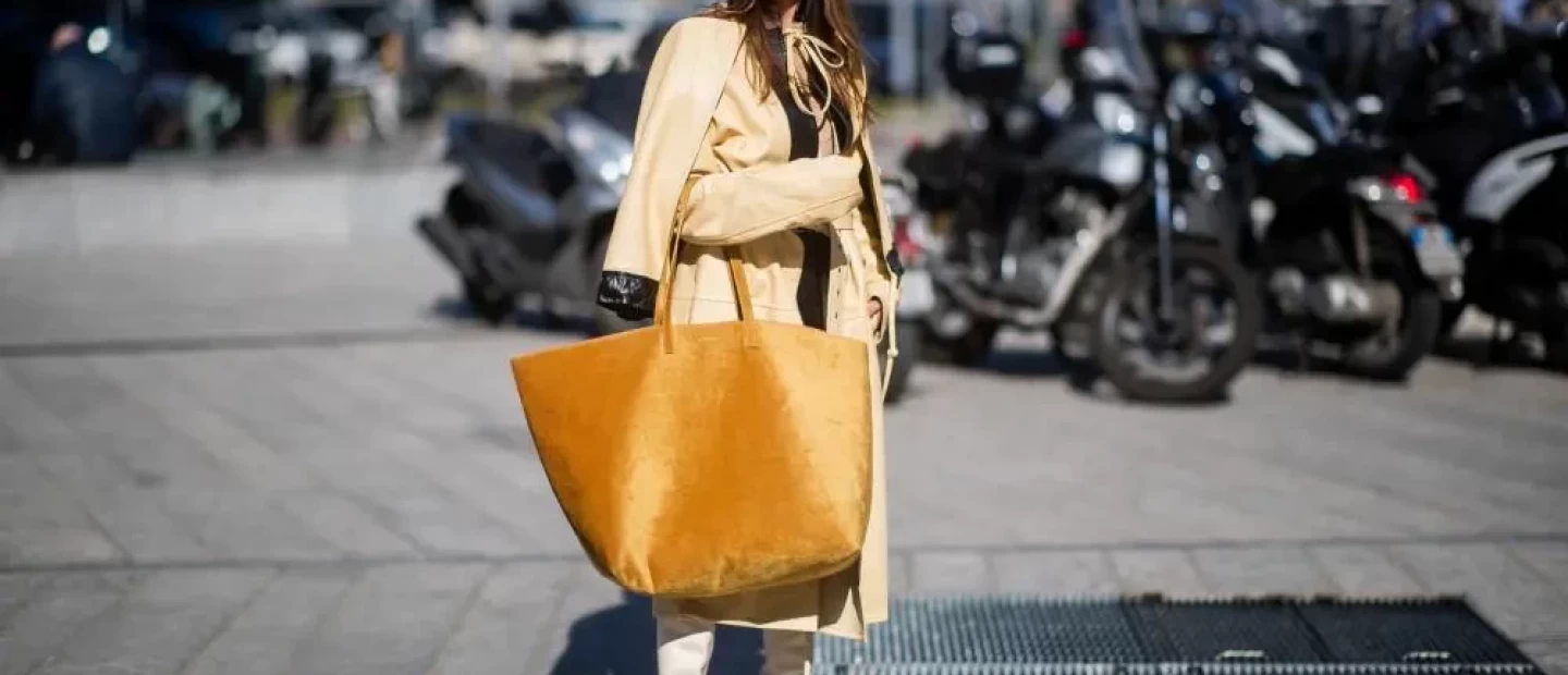 Οι oversized bags είναι το αγαπημένο κομμάτι των it girls για την άνοιξη