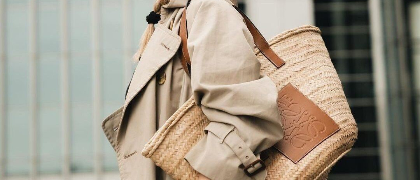 Οι raffia bags που αξίζουν μία θέση στη συλλογή σας από σήμερα κιόλας