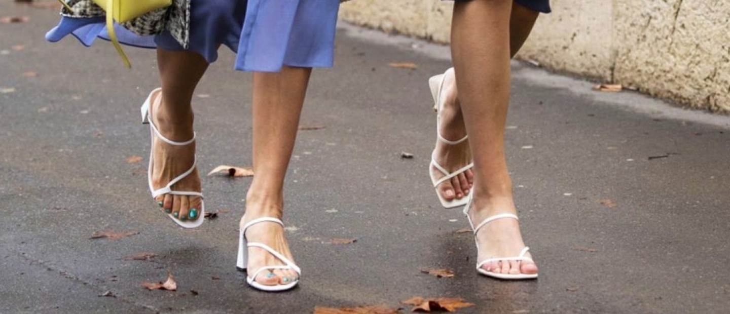 Τα high heel sandals που θα χαρίσουν «έξτρα πόντους» στις καλοκαιρινές σας εμφανίσεις