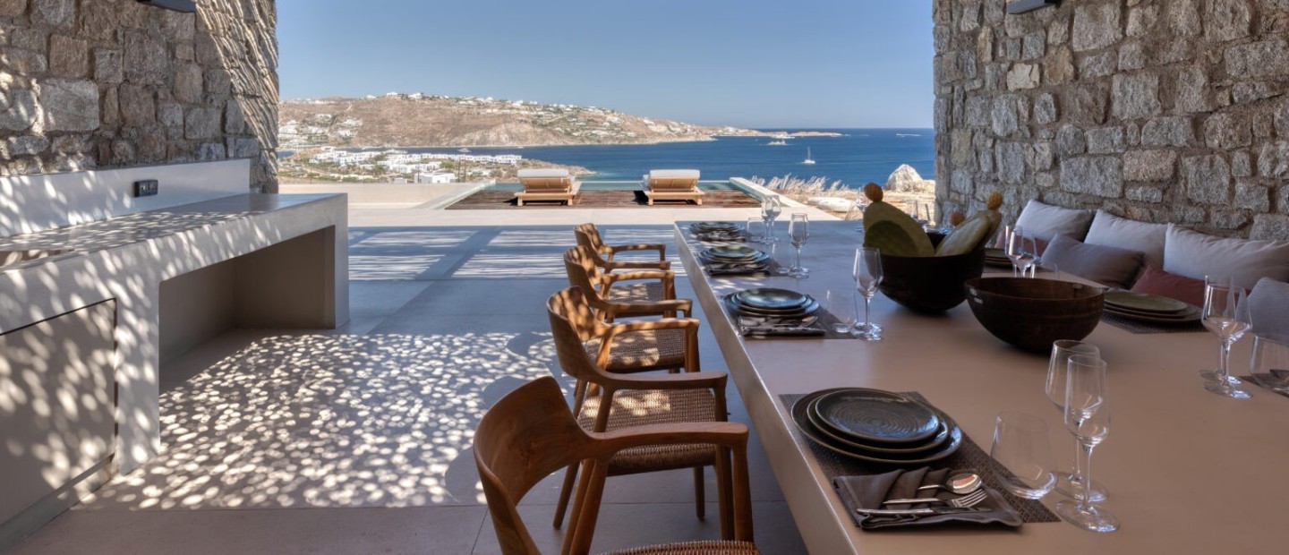 Mε σεβασμό στο μυκονιάτικο τοπίο ένα ιδιωτικό καταφύγιο ενσαρκώνει το απόλυτο καλοκαιρινό όνειρο