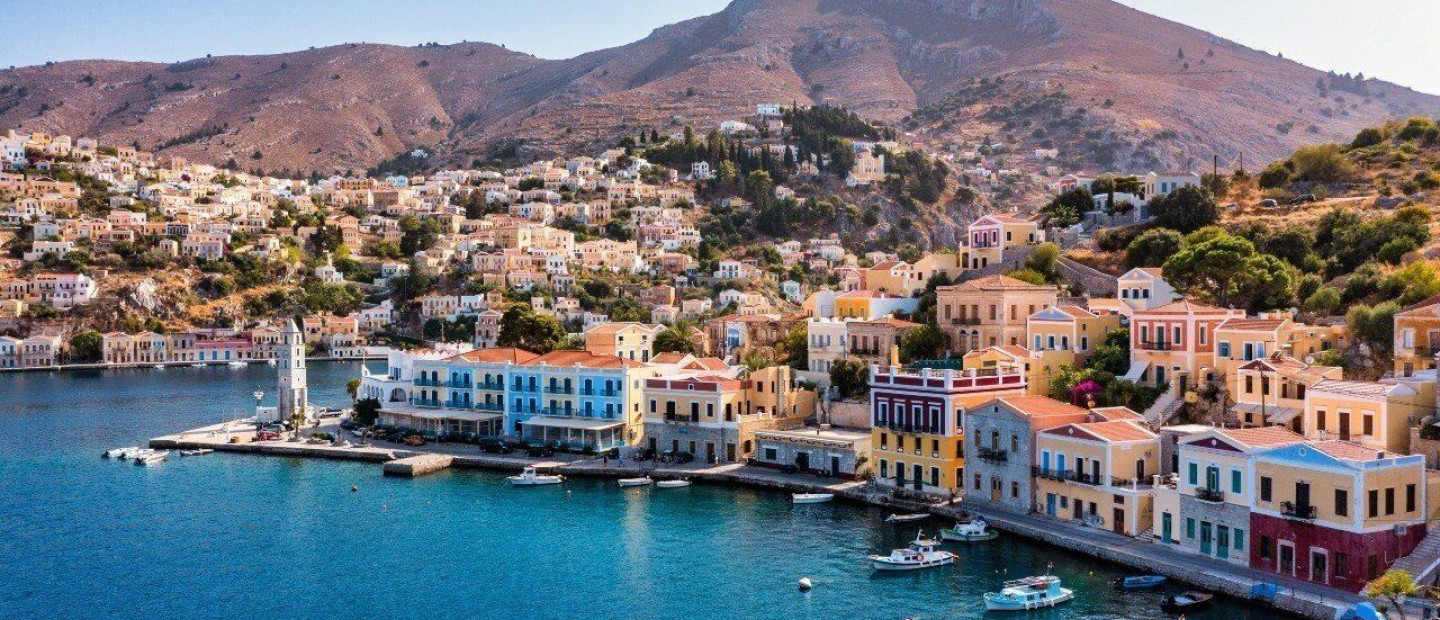 An insider guide to: Σύμη, με τη γευσιγνώστρια Σμαράγδα Ντασιούδη Μακρή