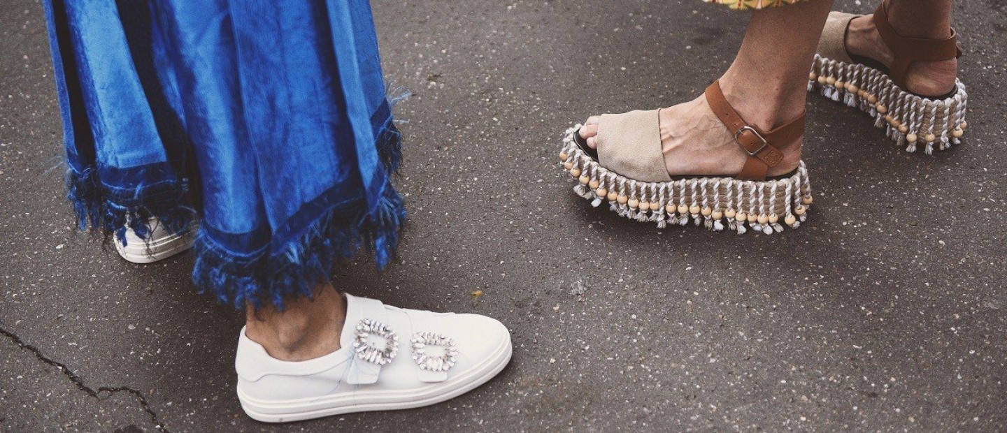 Sneaker alert: Τα πιο on-trend καλοκαιρινά ζευγάρια αθλητικών φέτος