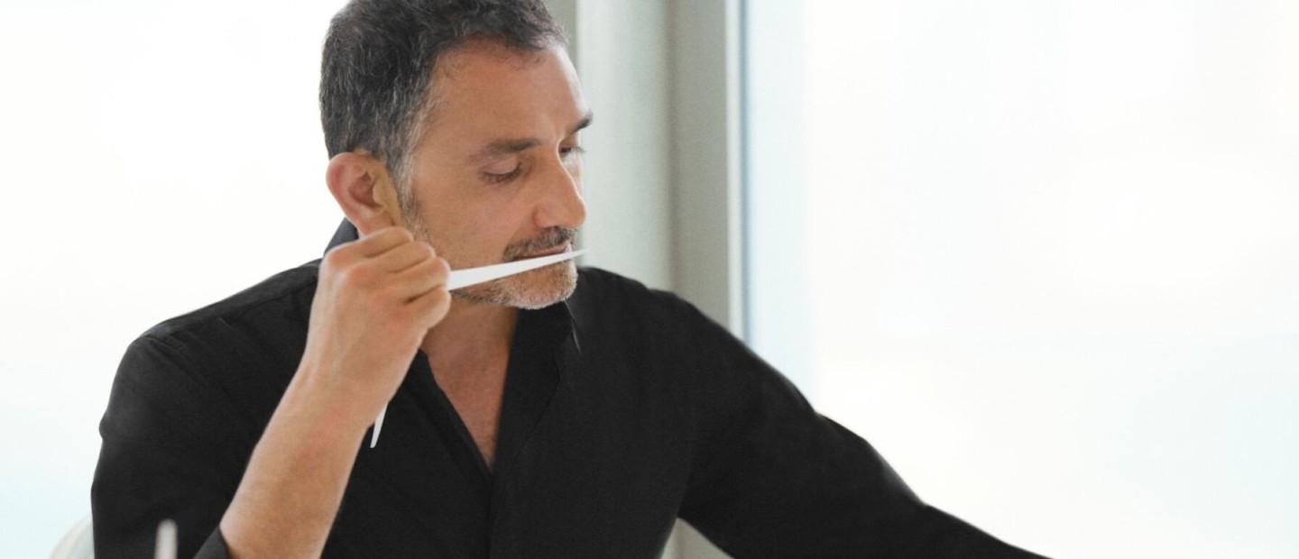 Ο Dior ανανεώνει το κλασικό του άρωμα J'adore, σε συνεργασία με τον Francis Kurkdjian