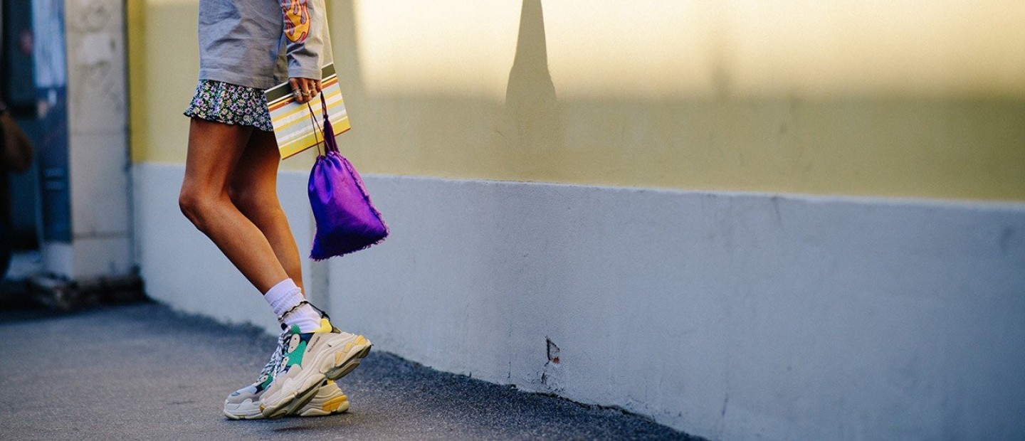 Φορέστε τα sneakers σαν μία αληθινή street style star 