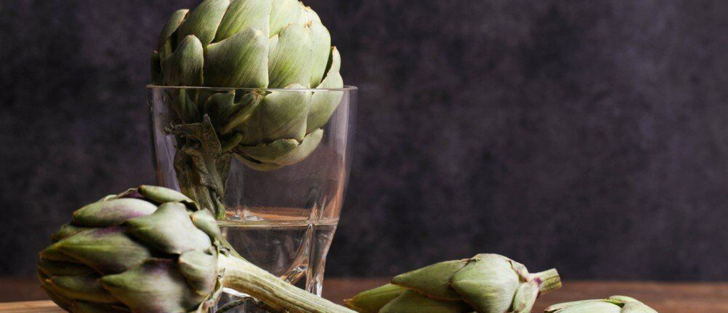 Artichoke water: Το νερό που πίνουν οι Γαλλίδες για το de-bloating