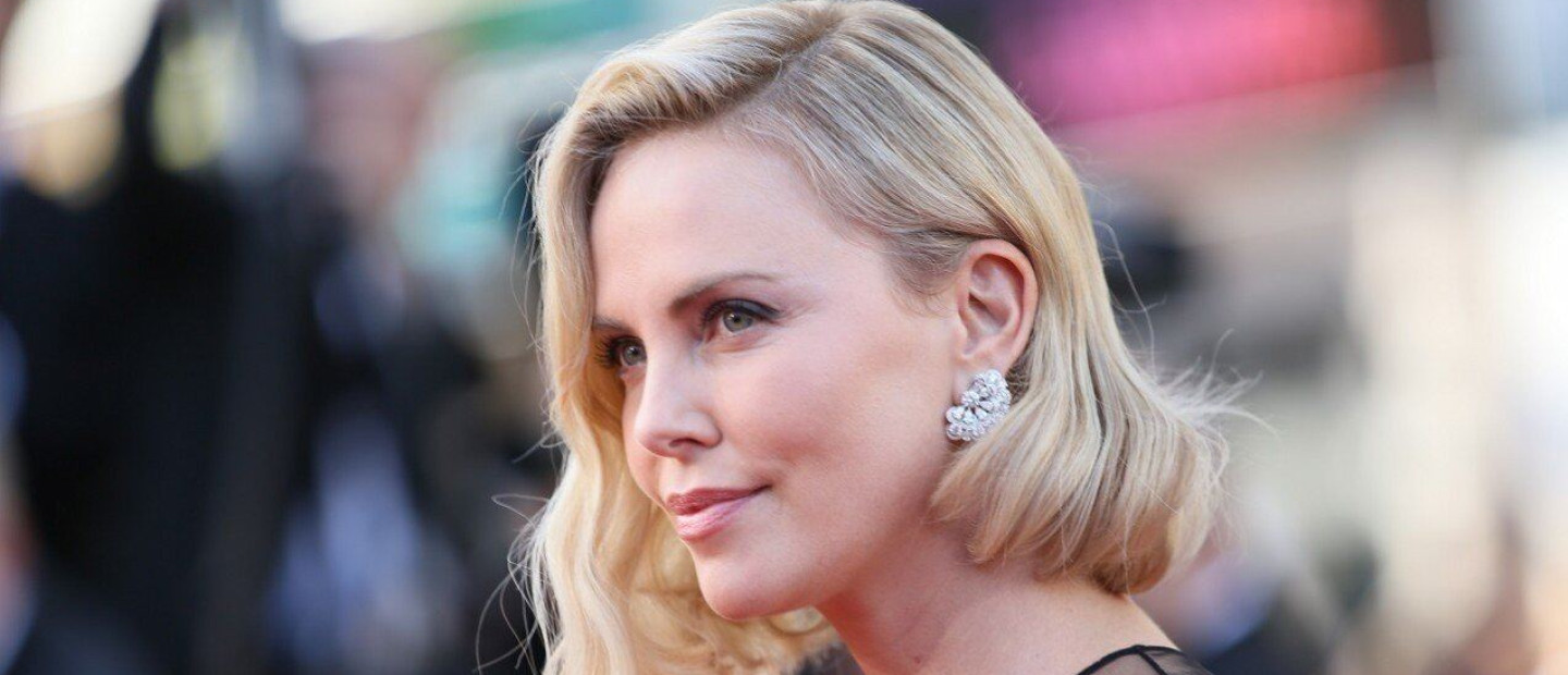 Charlize Theron: Η ηθοποιός εξομολογείται πως η μητρότητα άλλαξε τον τρόπο που βλέπει τη ζωή