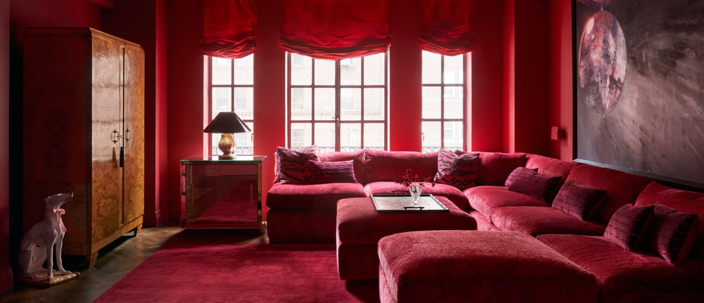 Ένα loft στο Manhattan ξεχωρίζει για τους τολμηρούς χρωματισμούς του και τον μαξιμαλιστικό του σχεδιασμό